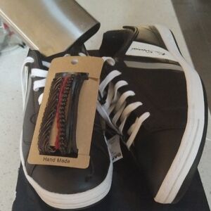 New Hemel Leather Ben Sherman Black and White Low-Top Sneakers+Bonus Gifts